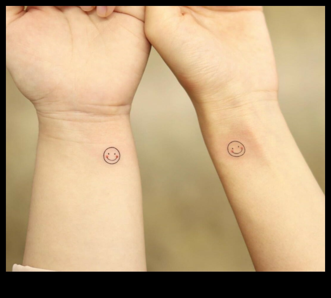 Sīki žetoni: izsakiet sevi ar minimālisma eleganci tetovējums