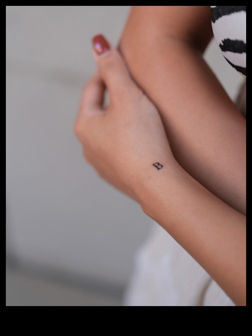 Sīki testamenti: personīgi stāsti, kas stāstīti plaukstas tetovējumos