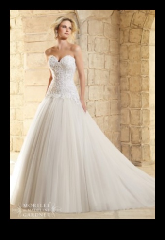 Apburoša elegance: princešu iedvesmota līgavas svētlaime