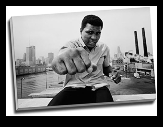 Tintes iespaidi: jēgpilni stāsti uz plaukstas audekla