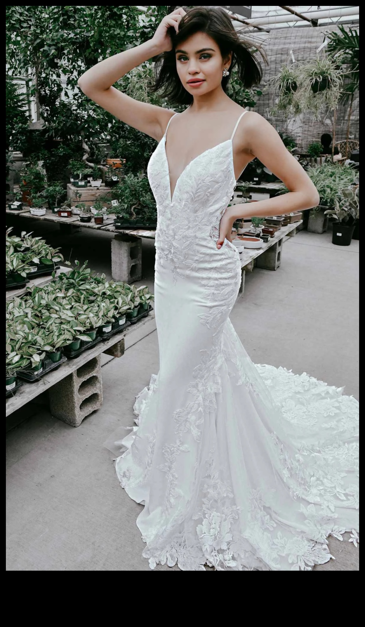 Futūristiska nojauta: modernu līgavas tērpu eleganta vienkāršība