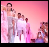 Haute izceļ modernā stilīgo tendenču virsotni