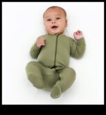 Jauns, seifs un ērts mazuļa apģērbs jūsu mazajam