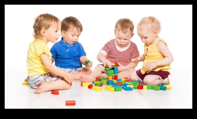 Plīvojošie biedru biedri Radoša iegūt piekļuvi mazuļu sociālajai attīstībai