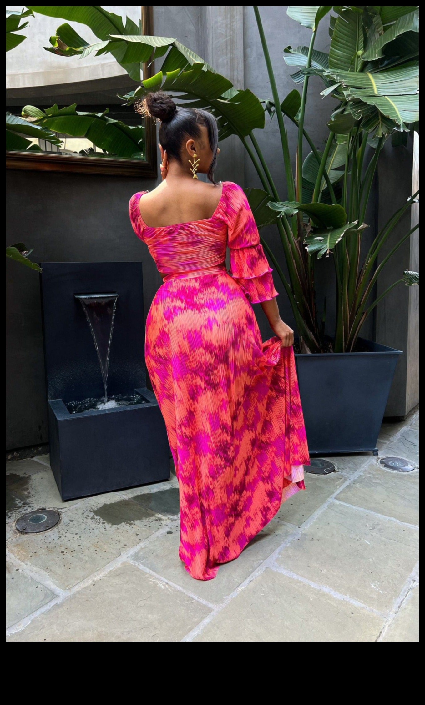 Saulrieta serenāde: eleganti vasaras tērpi nakts stilam